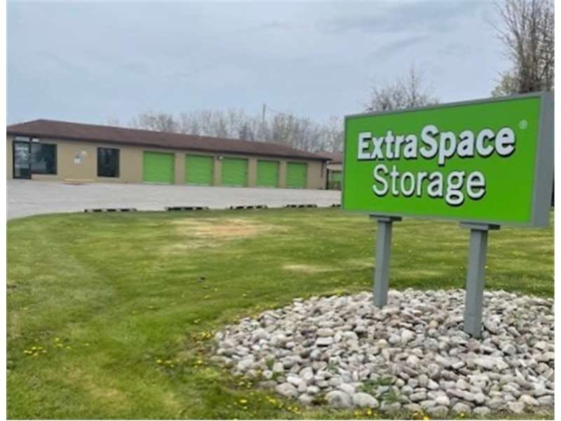 Extra Space Storage facility on 2585 Brighton Henrietta Town Line Rd - Rochester, NY