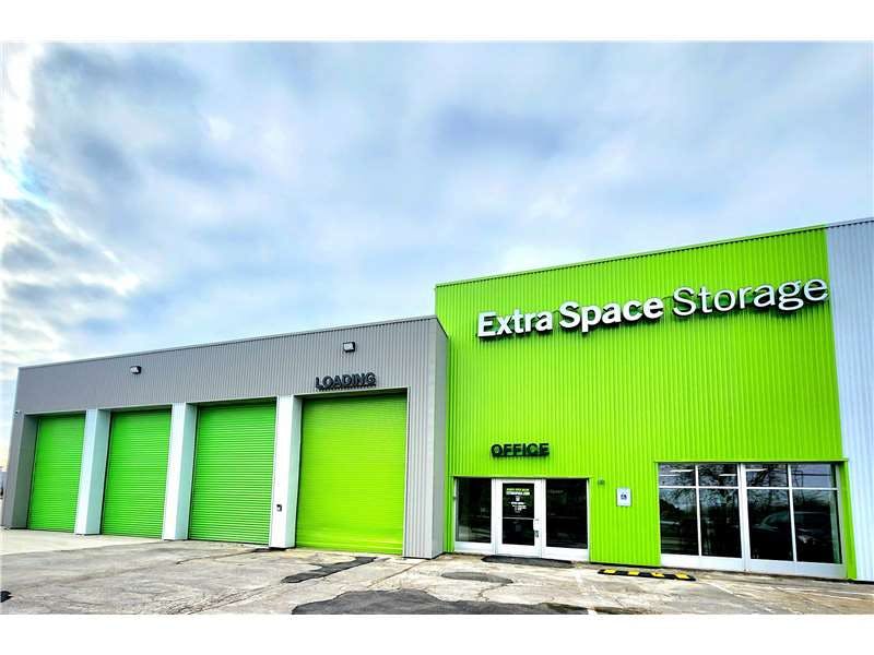 Extra Space Storage facility on 3774 N Richards St - Milwaukee, WI