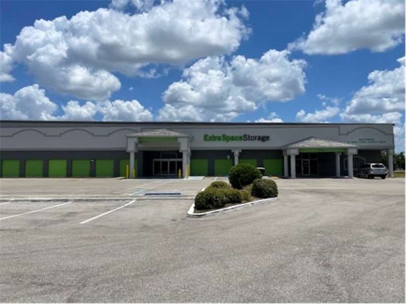 Extra Space Storage facility on 902 Taylor St - Punta Gorda, FL