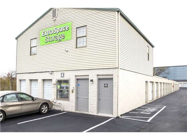 Storage Units in Knoxville, TN at 735 Ebenezer Rd | Extra Space Storage