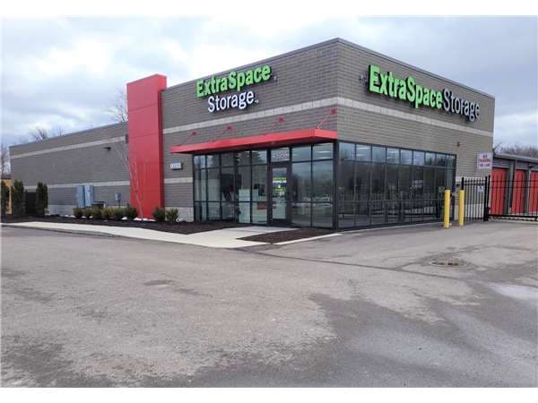 Storage Units in Ypsilanti, MI at 3500 Carpenter Rd | Extra Space Storage
