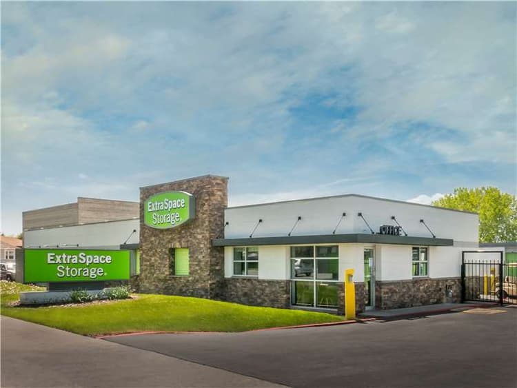 Storage Units in Sandy, UT at 8308 S 700 E Extra Space Storage