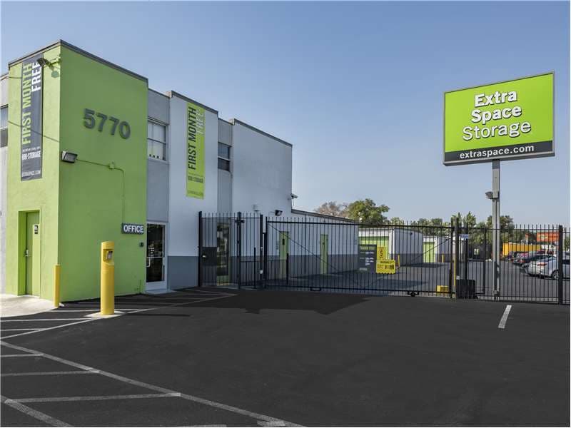 Storage Units in Sacramento, CA at 5770 Auburn Blvd Extra Space Storage