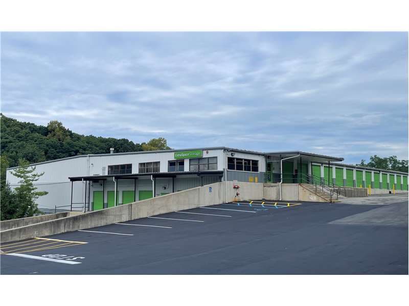 Storage Units in HoHoKus, NJ at 22 Hollywood Ave Extra Space Storage
