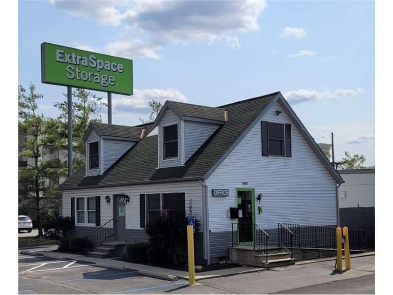 Storage Units in Columbus, OH at 2087 S Hamilton Rd Extra Space Storage
