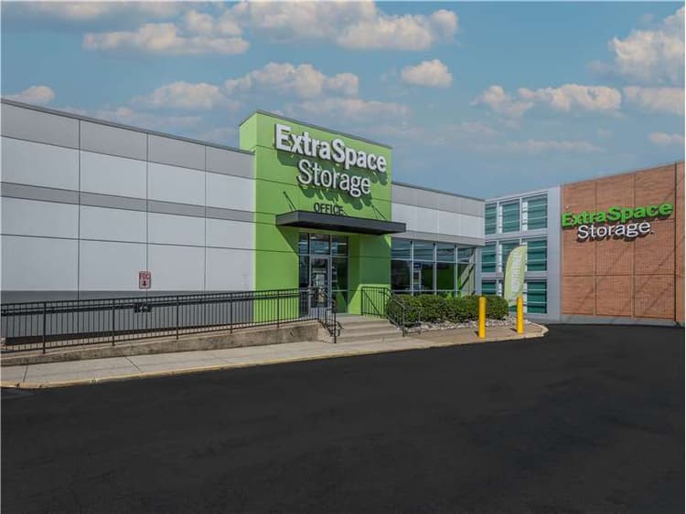 Storage Units in Bethesda, MD at 5140 River Rd Extra Space Storage