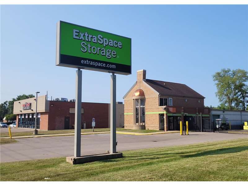 Storage Units in Shelby Township, MI at 49215 Van Dyke Ave Extra