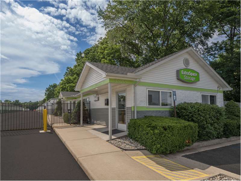 Storage Units in Ypsilanti, MI at 3500 Carpenter Rd Extra Space Storage