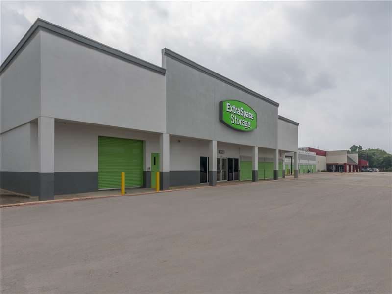 Storage Units in Dallas, TX at 10740 Garland Rd Extra Space Storage