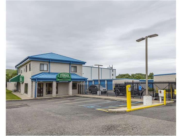 Storage Units in Staten Island, NY at 7 Arden Ave Extra Space Storage