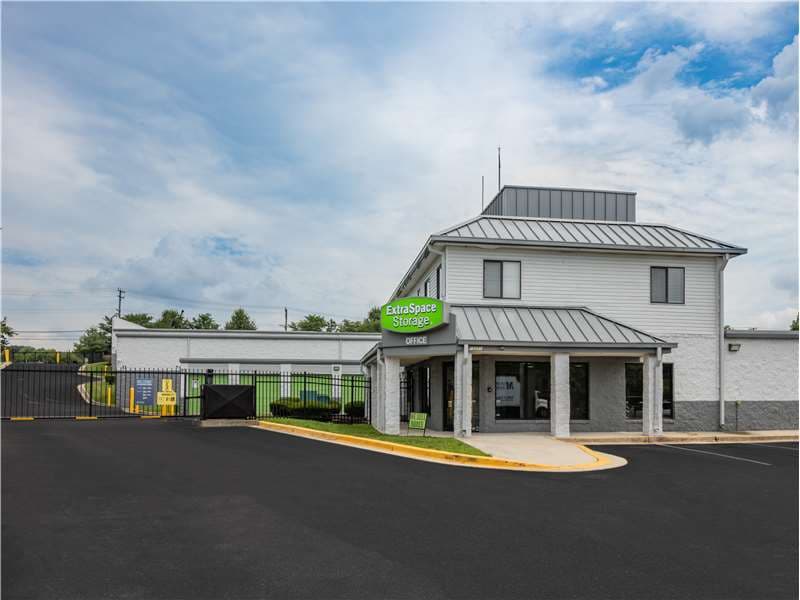 Storage Units in Burtonsville, MD at 15221 Dino Dr Extra Space Storage