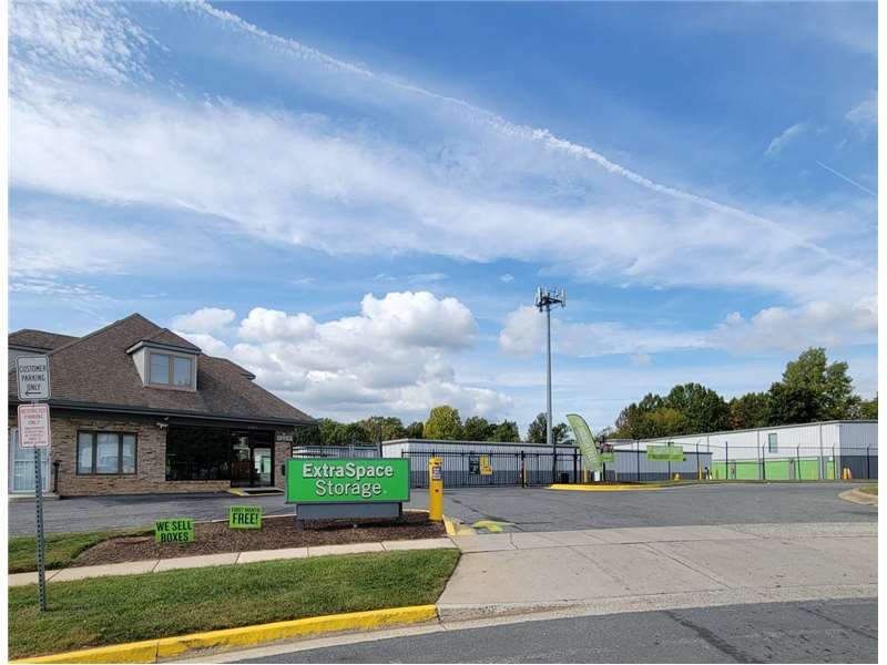 Storage Units in Gaithersburg, MD at 18920 Earhart Ct Extra Space Storage