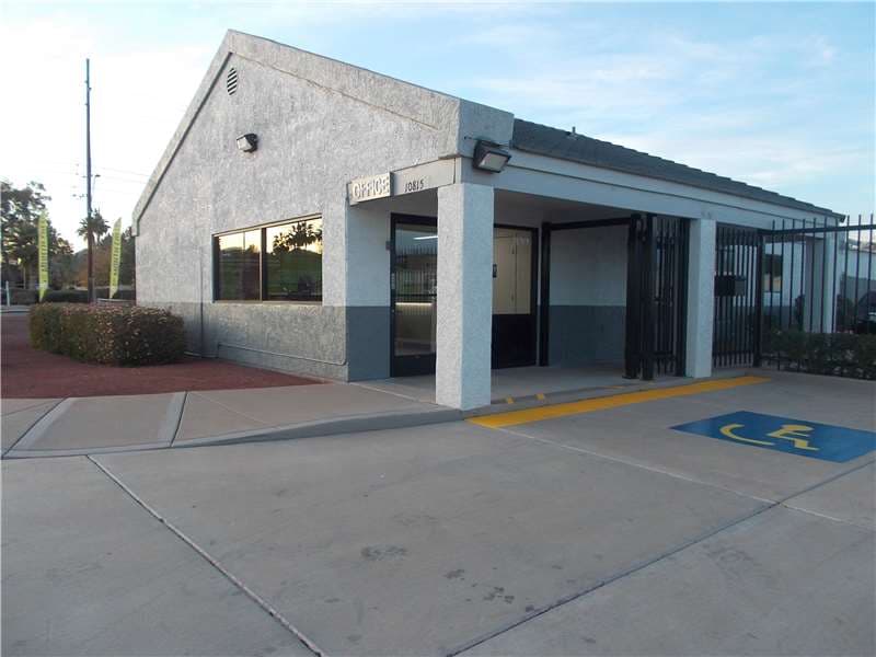 Storage Units in Phoenix, AZ at 10815 N 32nd St Extra Space Storage