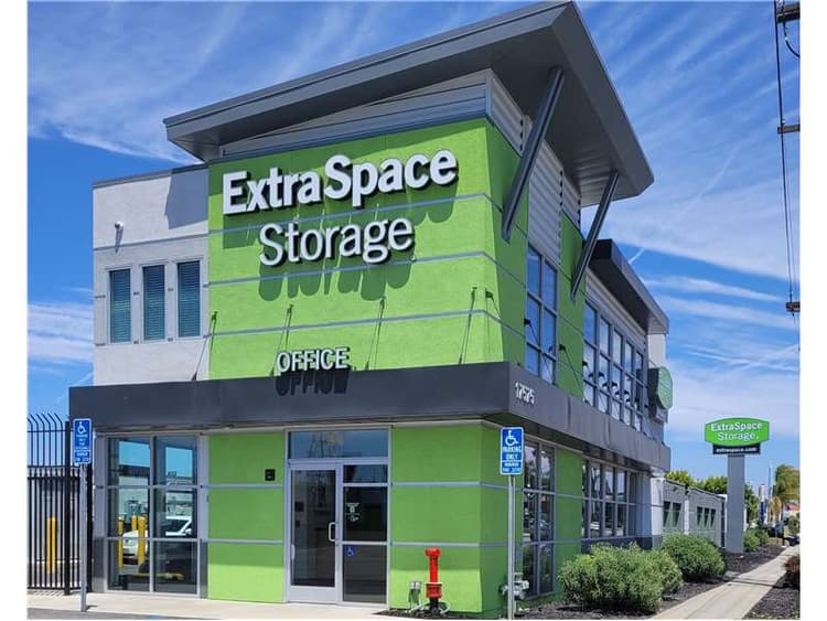 Storage Units in Gardena, CA at 17575 S Western Ave Extra Space Storage