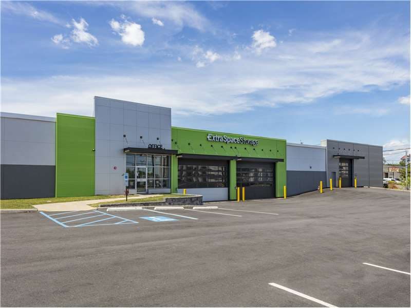 Storage Units in Lyndhurst, NJ at 501 Schuyler Ave Extra Space Storage