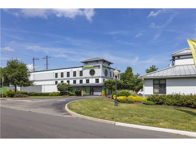 Storage Units in Metuchen, NJ at 60 Bridge St Extra Space Storage