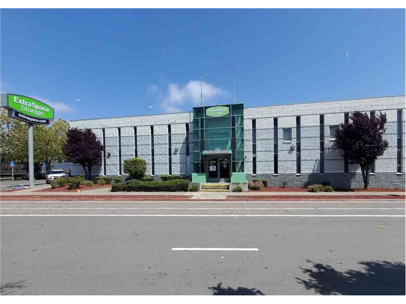 Storage Units in Oakland, CA at 300 Market St Extra Space Storage