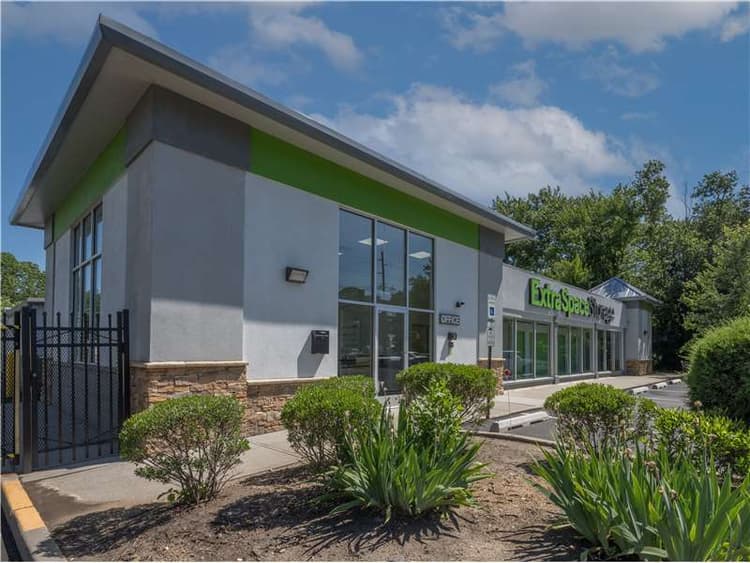 Storage Units in Monmouth Junction, NJ at 3780 US1 Extra Space Storage