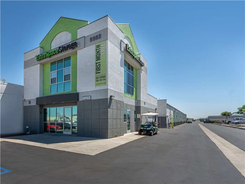 Storage Units in Hesperia, CA at 9353 Mariposa Rd Extra Space Storage