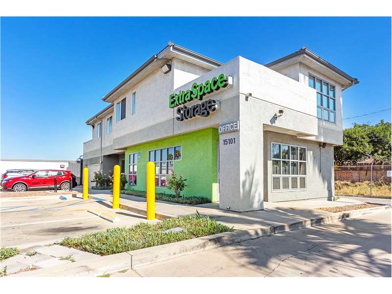 Storage Units in Van Nuys, CA at 15101 Raymer St Extra Space Storage