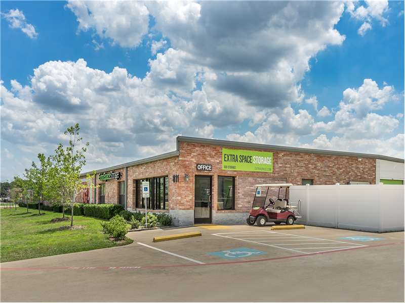 Storage Units in DeSoto, TX at 811 S Hampton Rd Extra Space Storage