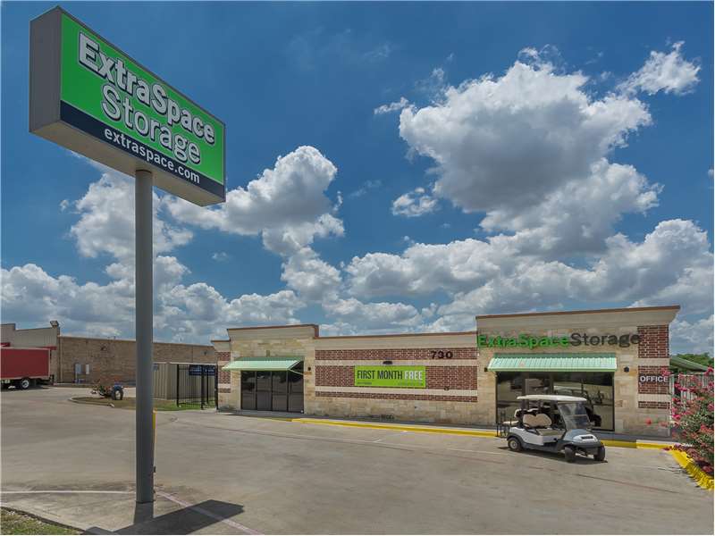 Storage Units in Duncanville, TX at 730 E Wheatland Rd Extra Space Storage