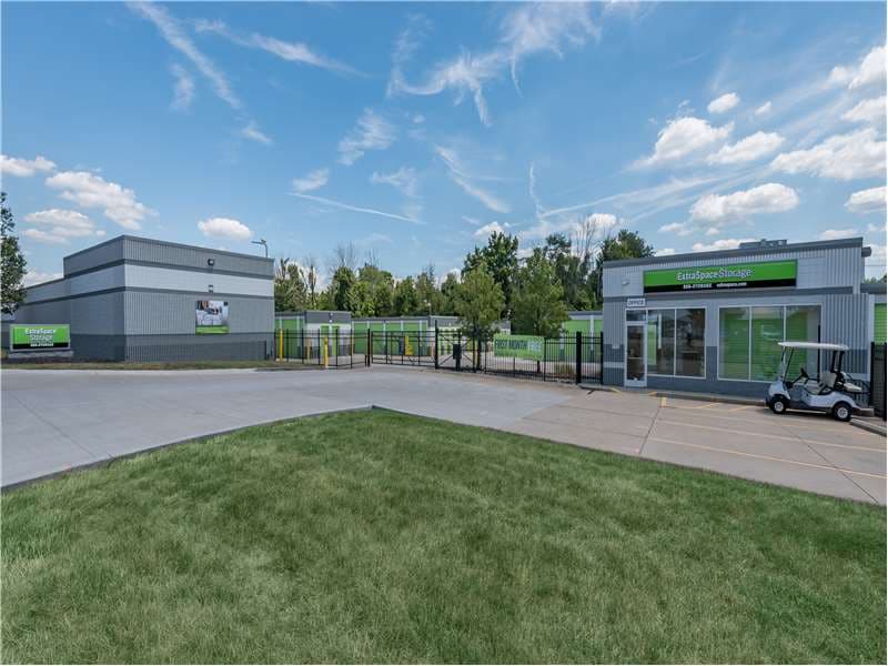 Storage Units in Florence, KY at 5970 Centennial Cir Extra Space Storage