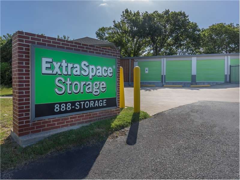 Storage Units in Weatherford, TX at 1925 S Bowie Dr Extra Space Storage