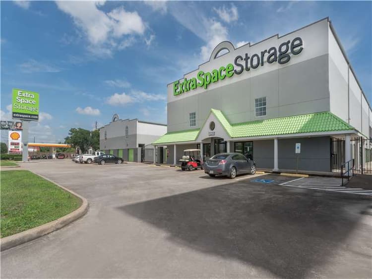 Storage Units in Houston, TX at 3535 Katy Fwy Extra Space Storage
