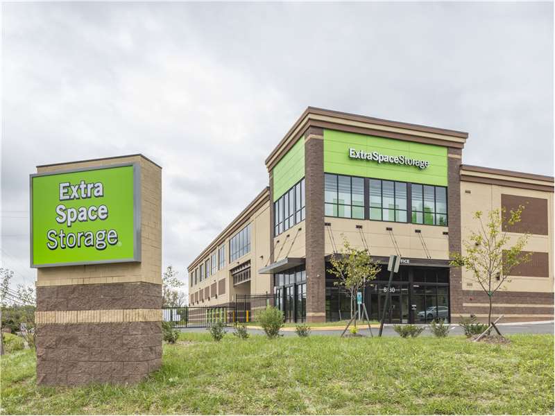 Storage Units in Manassas, VA at 8130 Oak St Extra Space Storage