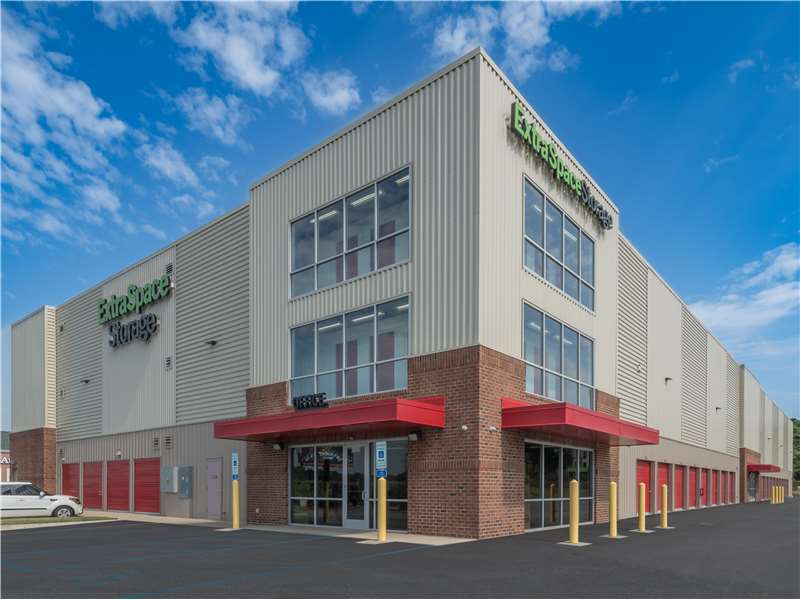 Storage Units in Greenville, SC at 1009 Woodruff Rd Extra Space Storage