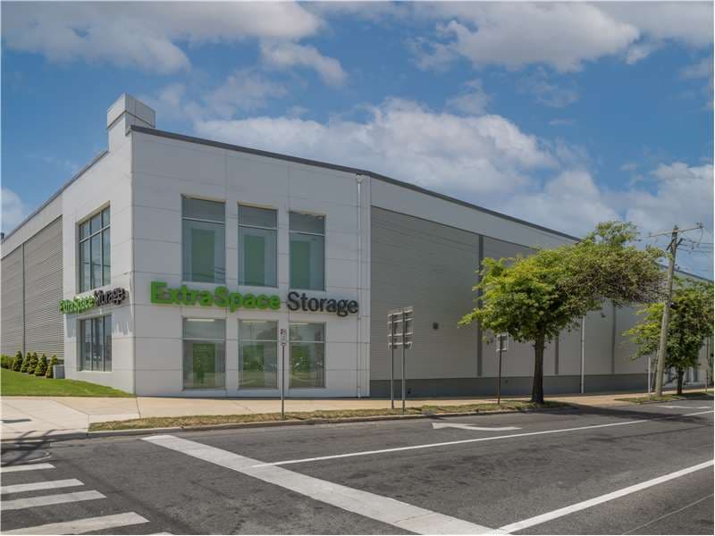 Storage Units in New Hyde Park, NY at 2101 Jericho Tpke Extra Space Storage