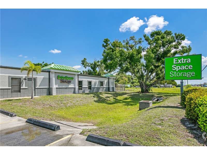 Storage Units in Cape Coral, FL at 337 NE Pine Island Rd Extra Space