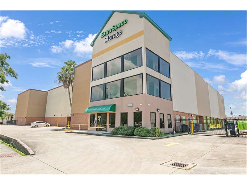 Storage Units in Metairie, LA at 4320 Hessmer Ave Extra Space Storage