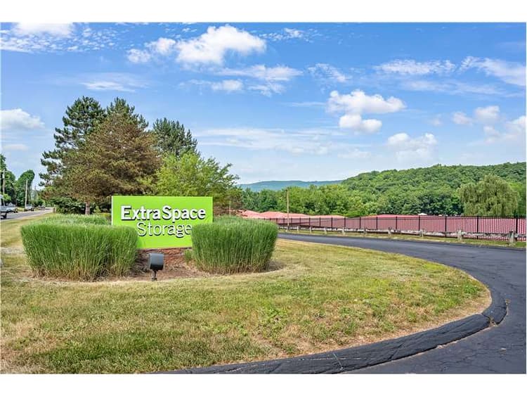 Storage Units in Avon, CT at 190 Old Farms Rd Extra Space Storage