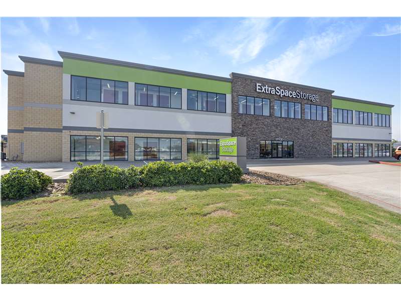 Storage Units in Pearland, TX at 2515 Westminister Rd Extra Space Storage