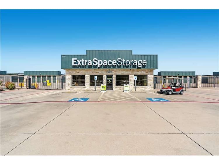 Storage Units in Killeen, TX at 1001 S W S Young Dr Extra Space Storage