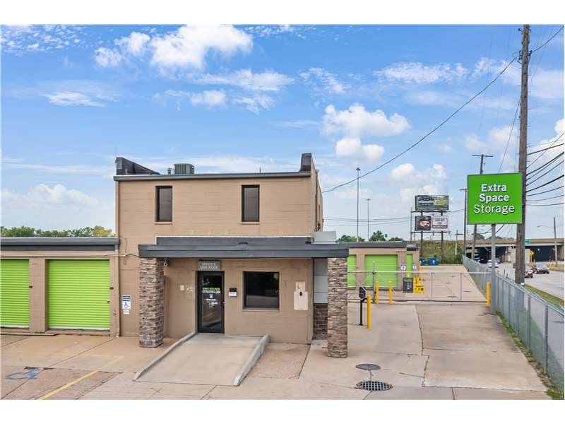 Storage Units in Cleveland, OH at 4976 W 130th St Extra Space Storage