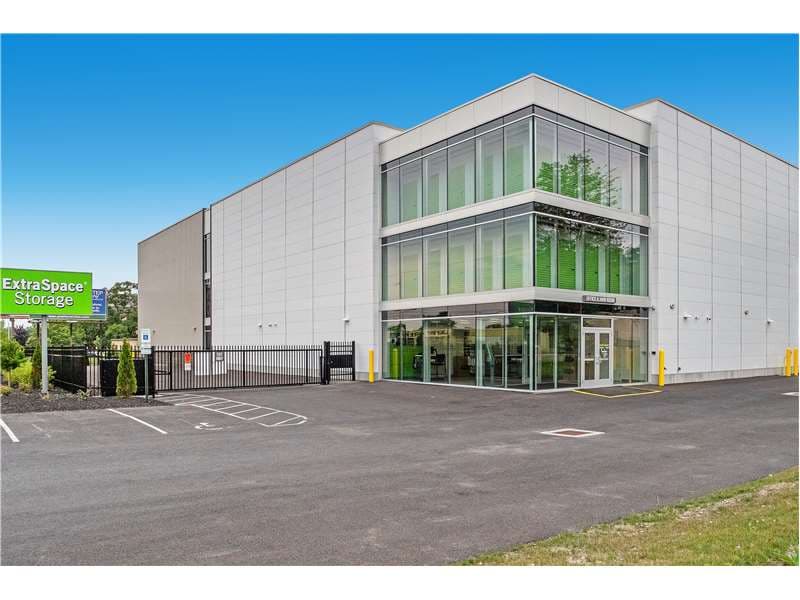 Storage Units in Warren, OH at 3942 Youngstown Rd SE Extra Space Storage