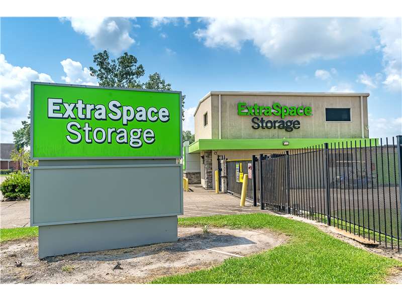 Storage Units in Humble, TX at 19415 Pinehurst Trail Dr Extra Space