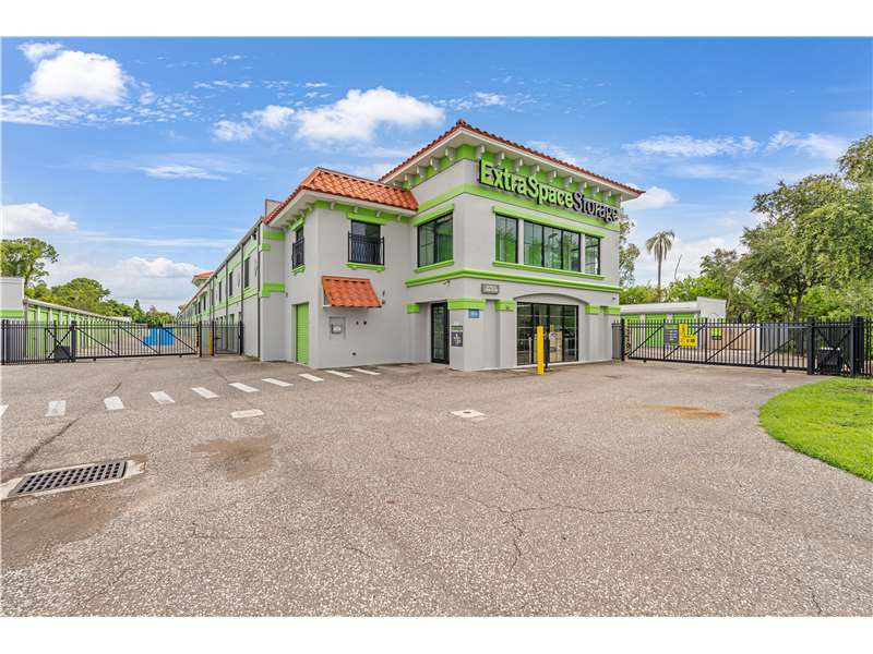 Storage Units in St Petersburg, FL at 10111 Gandy Blvd N Extra Space