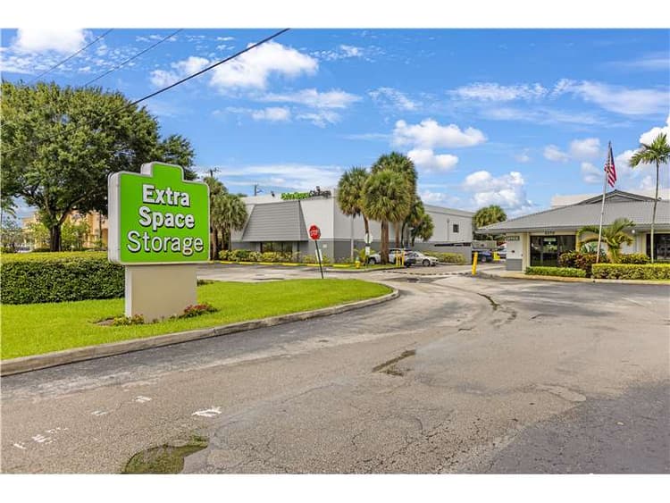 Storage Units in Davie, FL at 5370 S University Dr Extra Space Storage