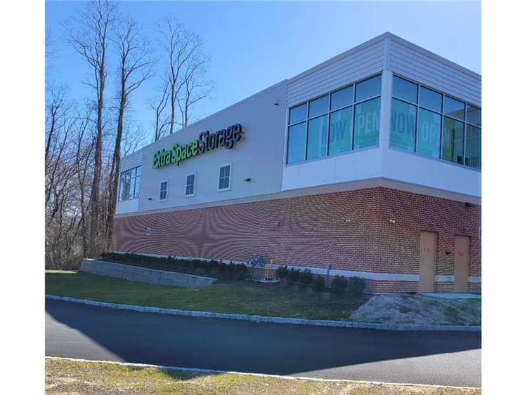 Storage Units in Denville, NJ at 85 Route 46 Extra Space Storage
