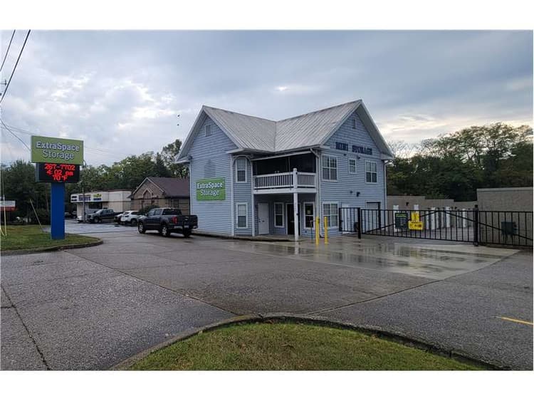 Storage Units in Louisville, KY at 9702 Taylorsville Rd Extra Space