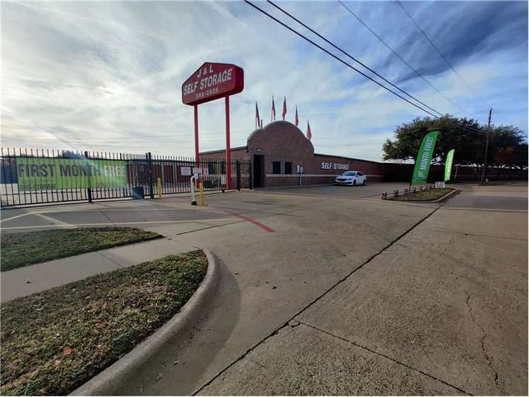 Storage Units in Mesquite, TX at 626 Windbell Cir Extra Space Storage