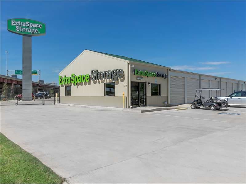 Storage Units in Oklahoma City, OK at 839 E Reno Ave Extra Space Storage