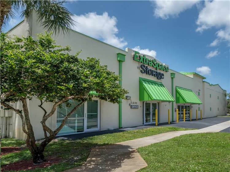 Storage Units in Fort Lauderdale, FL at 1201 N Flagler Dr Extra Space