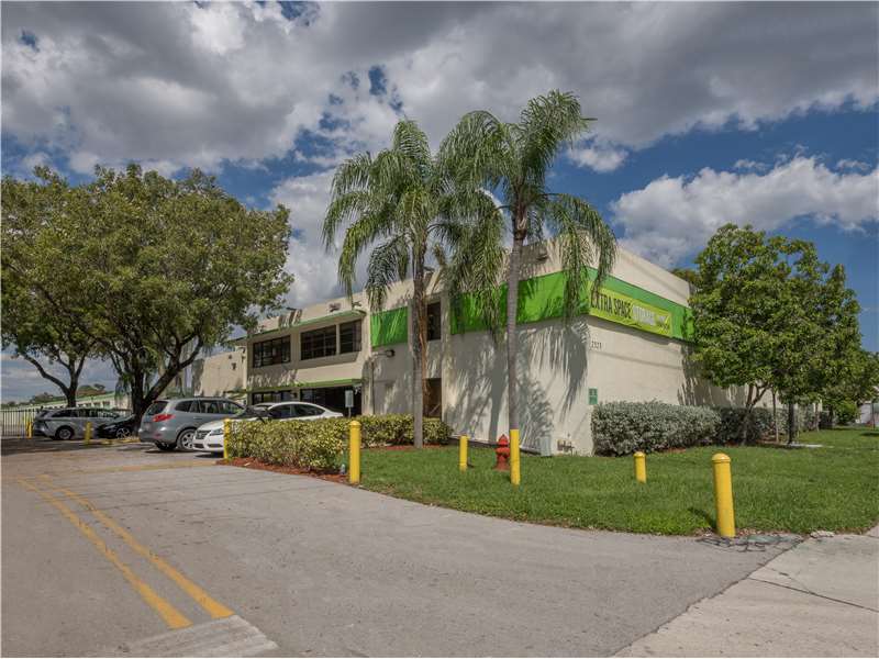 Storage Units in Fort Lauderdale, FL at 2523 NW 6th St | Extra Space ...