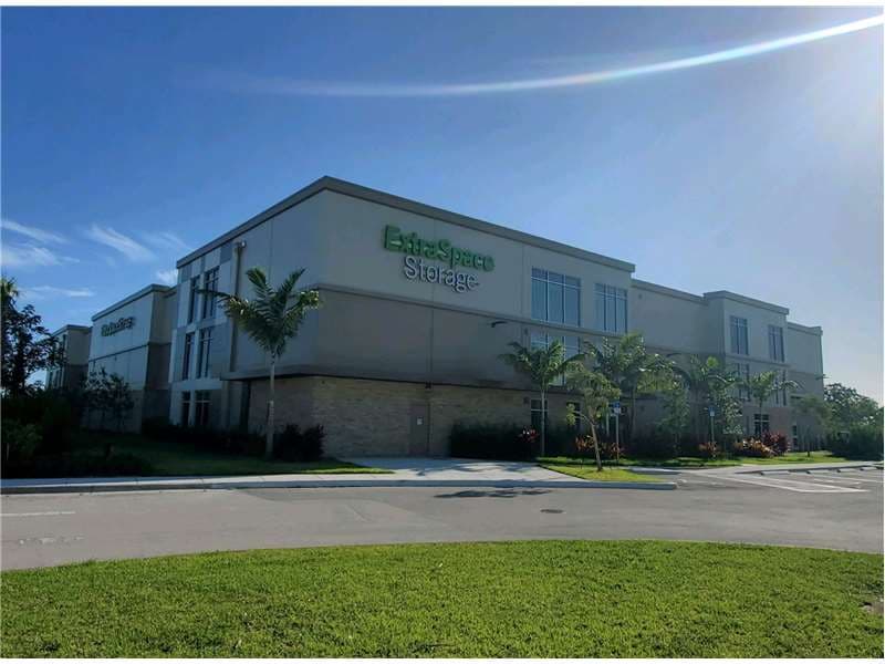 Storage Units in Lake Worth, FL at 5219 Aquarius Blvd Extra Space Storage