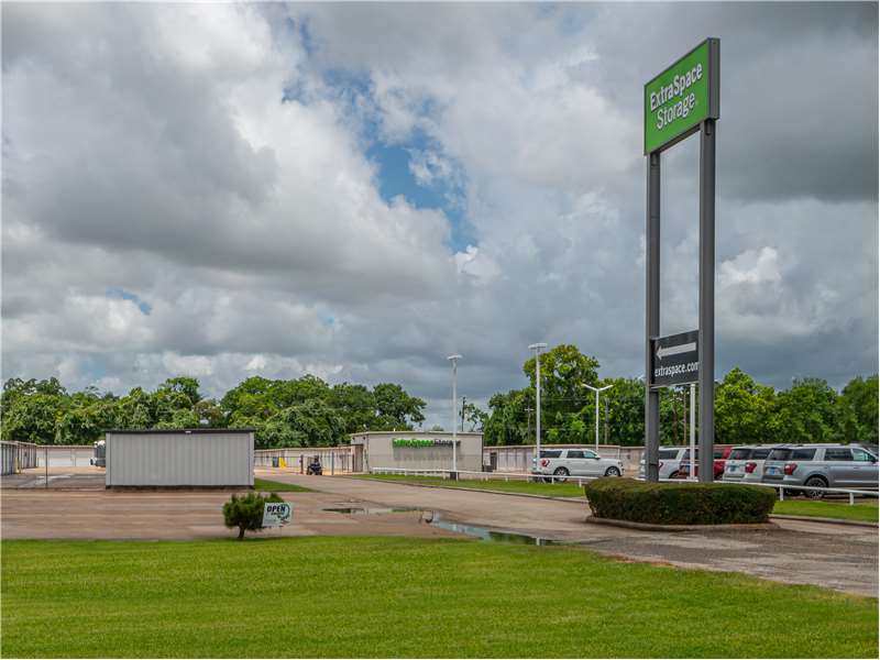 Storage Units in Richwood, TX at 115 Richwood Dr Extra Space Storage